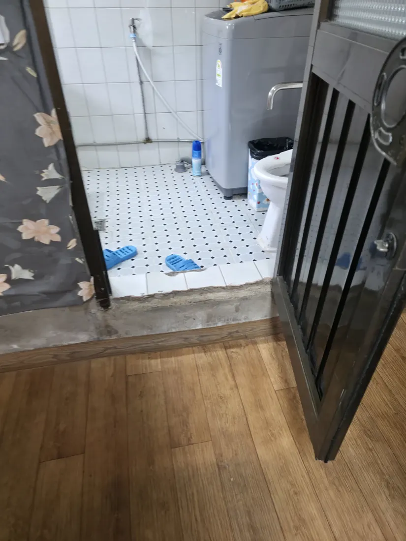 욕실 턱 경사로 시공 사진